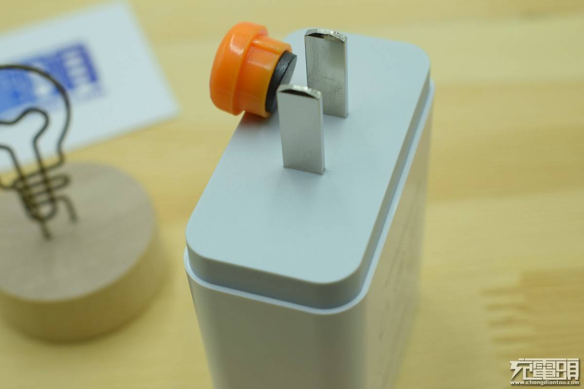 绿联qc3.0 华为fcp快充充电器测评2 绿联qc3.0 华为fcp快充充电器测评2