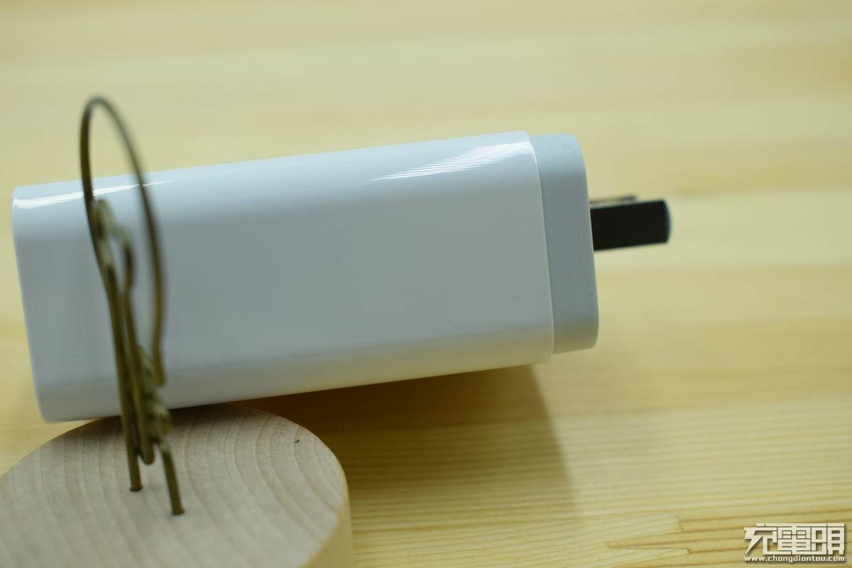 绿联qc3.0 华为fcp快充充电器测评3 绿联qc3.0 华为fcp快充充电器测评3