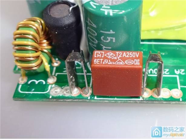 快充充电器,绿联qc2.0快充充电器