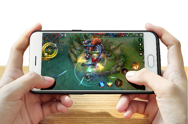 能充电的手机壳：这款oppor11背夹充电宝带你吃鸡