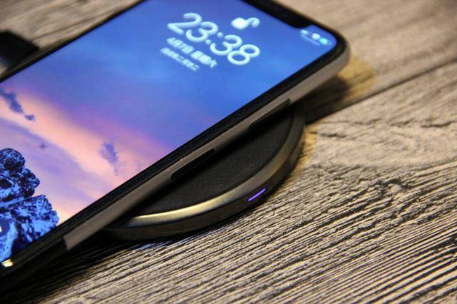 iphone x支持无线快充，绿联7.5w无线充电器数据实测