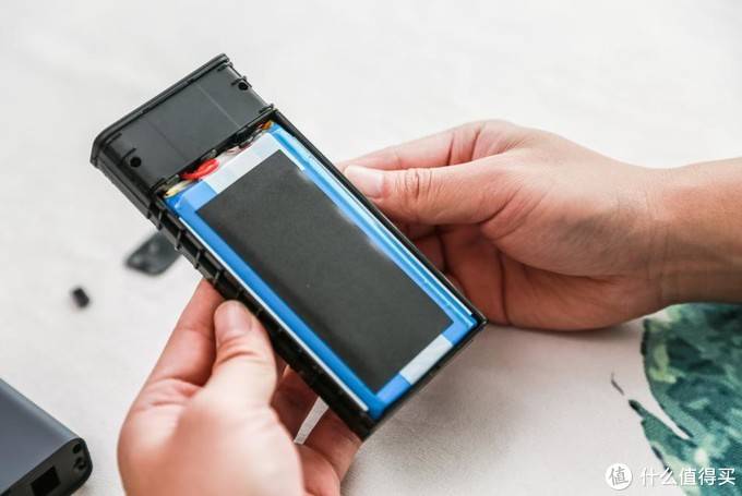 绿联20000mah scp双向快充充电宝拆解，真材实料！