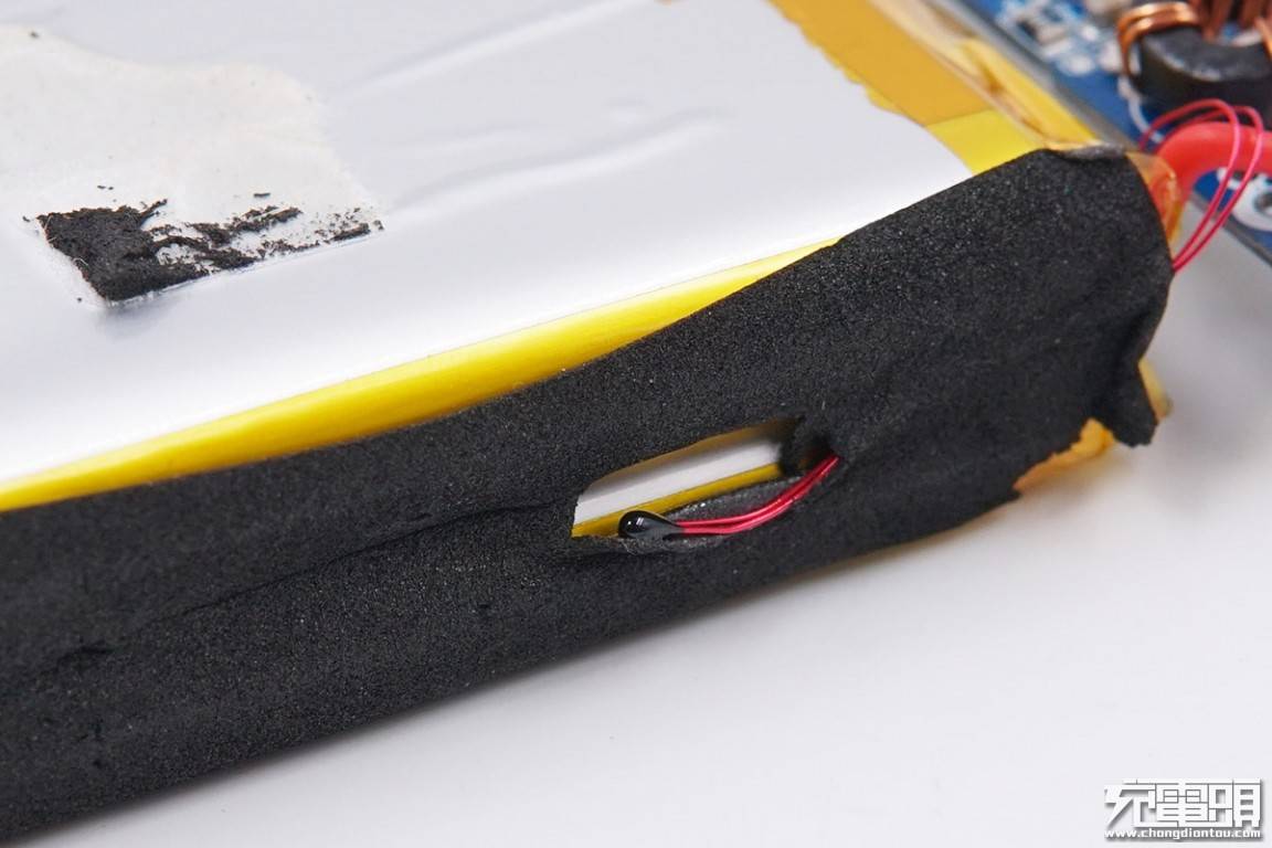 绿联10000mah双向快充移动电源拆解评测报告