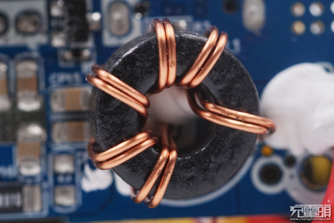 绿联10000mah双向快充移动电源拆解评测报告