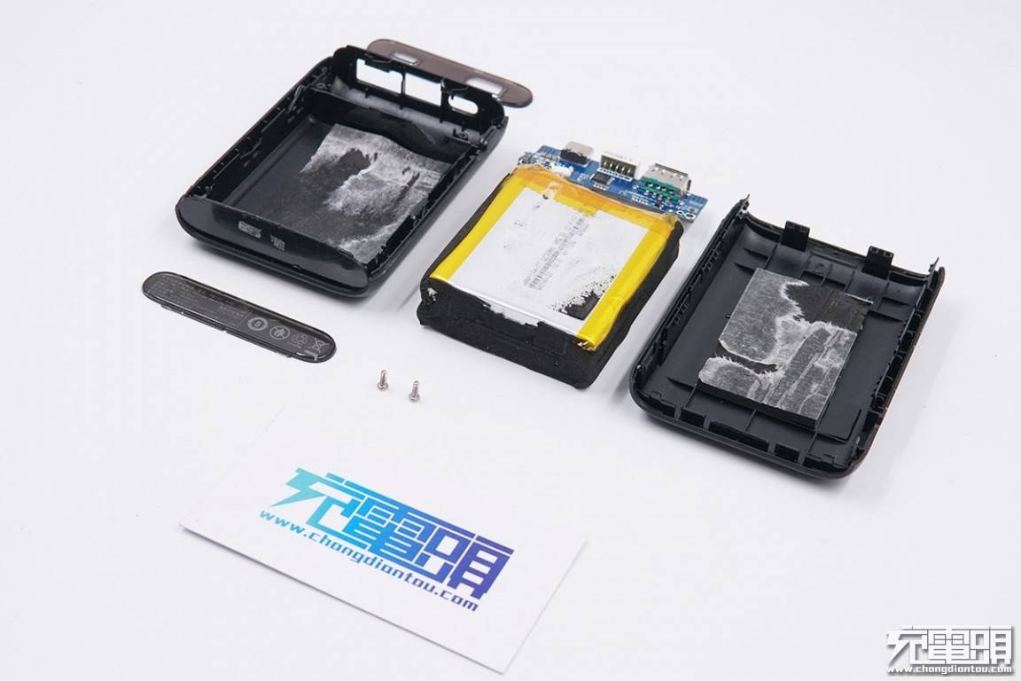 绿联10000mah双向快充移动电源拆解评测报告