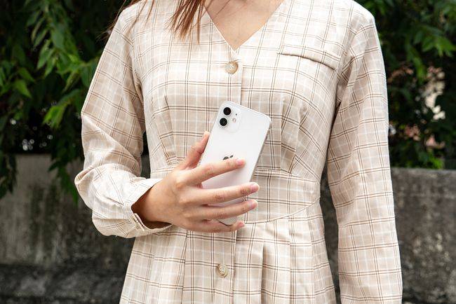 iphone12充电评测：绿联20w充电器对比原装有惊喜