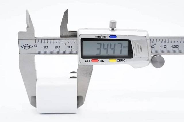 绿联小金刚pd20w充电头拆解评测（上）