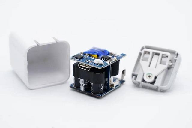 绿联小金刚pd20w充电头拆解评测（下）