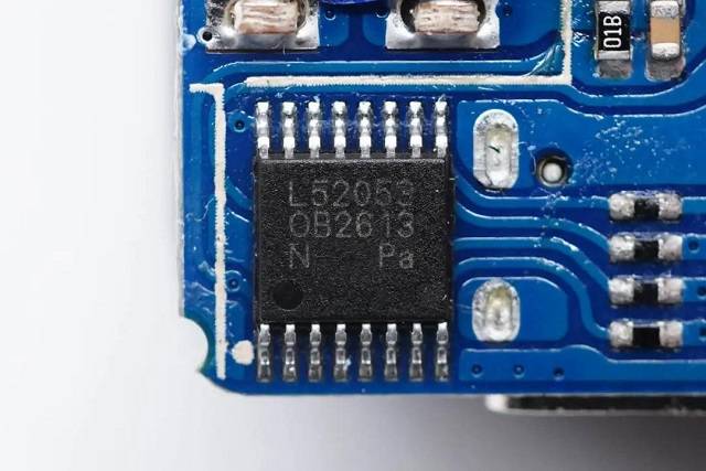 绿联小金刚pd20w充电头拆解评测（下）