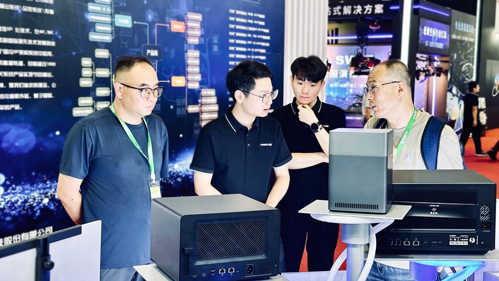 绿联亮相birtv2025，nas私有云助力影视制作智能化升级