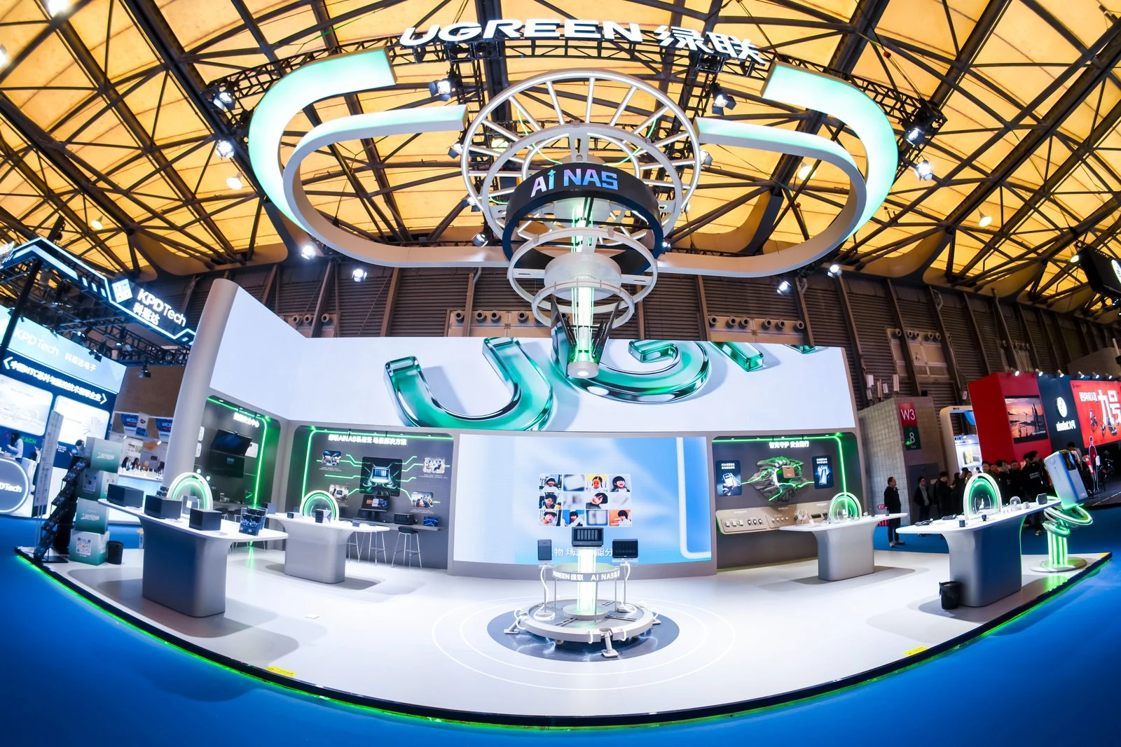 联接ai，智护未来！绿联全场景智能j9com的解决方案亮相awe2026