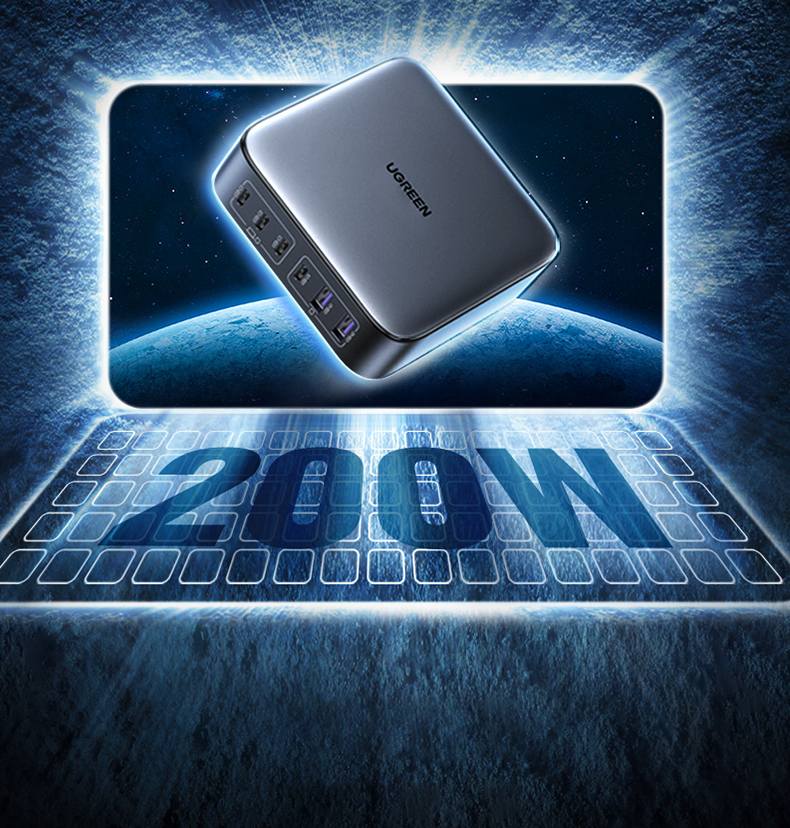 绿联cd271充电器背面结构，简约外观与稳固支撑底座