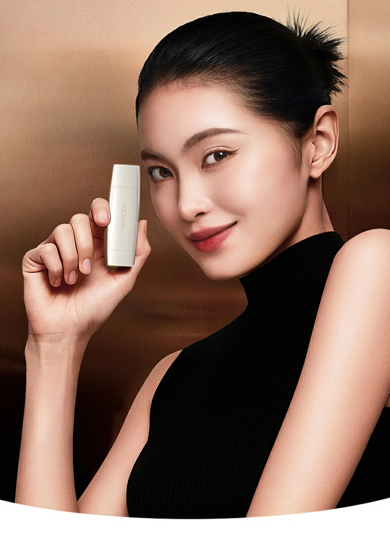 绿联cm304读卡器usb-a接口特写，支持usb3.0高速传输