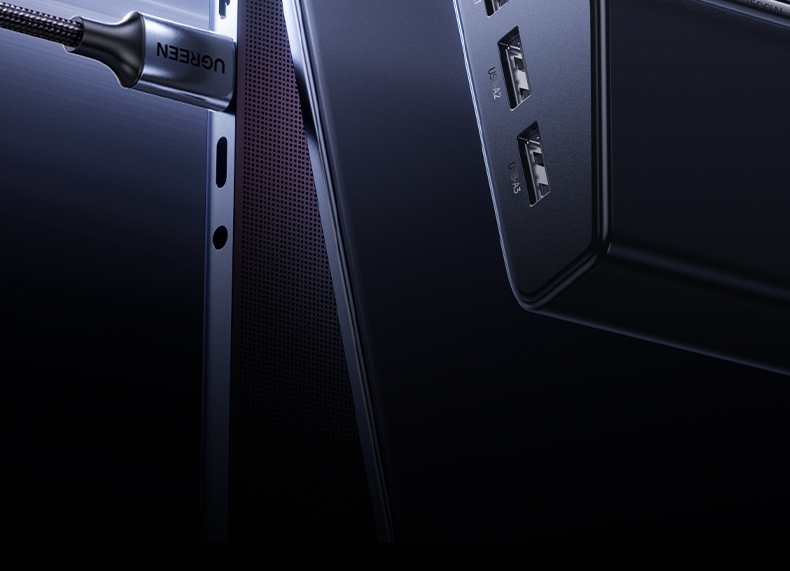 绿联t820 桌面整洁 减少线缆杂乱