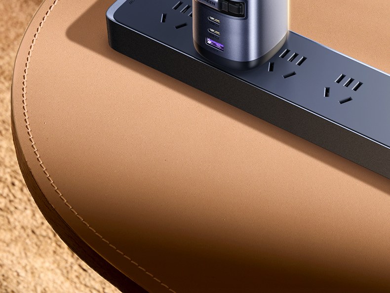 绿联x606多设备充电演示四口同充更省时